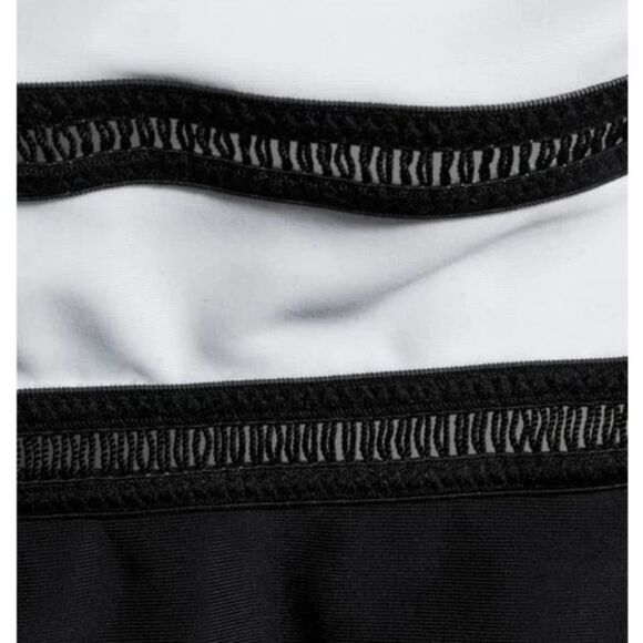 XOXO Size Small Trim One-Piece Swimsuit with Molded Cups - New - Picture 4 of 6